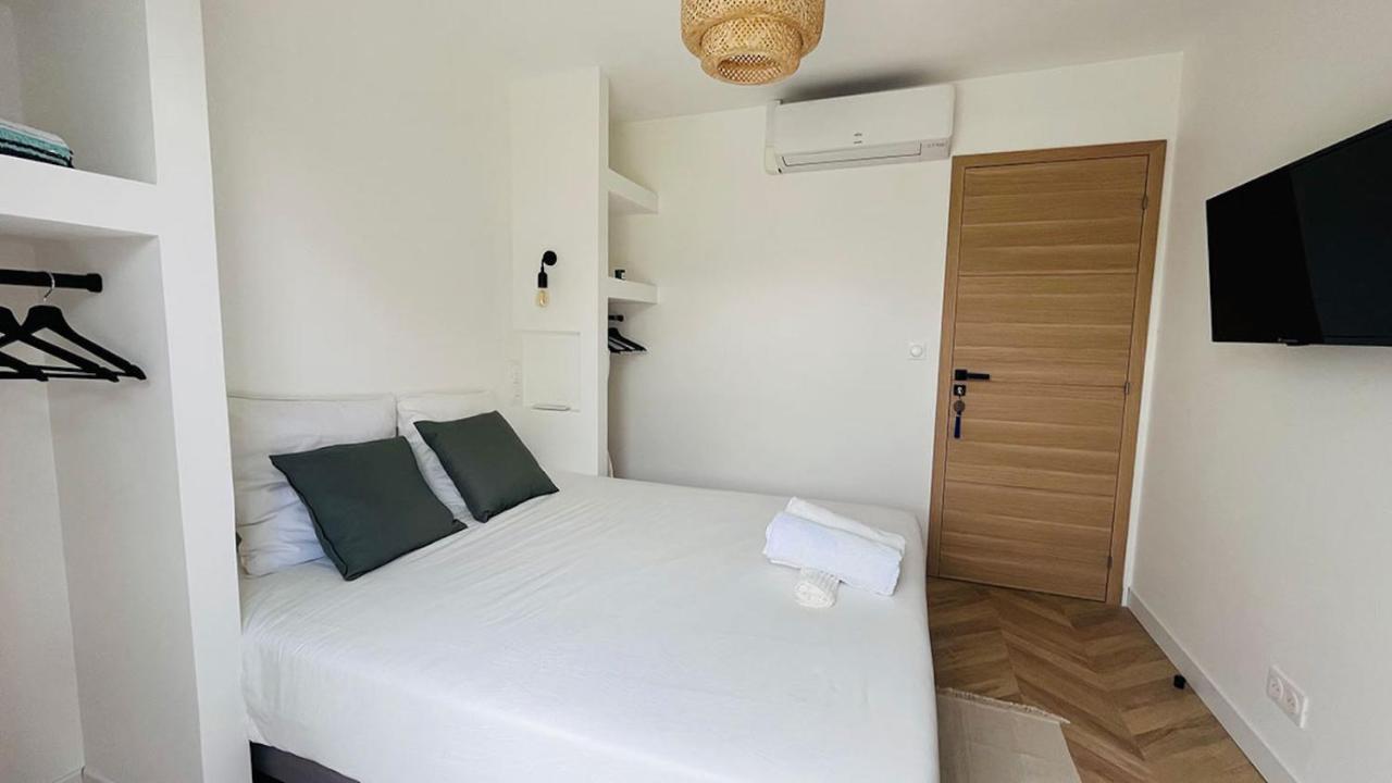 Villa Holistika : Bed And Breakfast / Pool / Air Conditioning/ Mont Faron Тулон Экстерьер фото