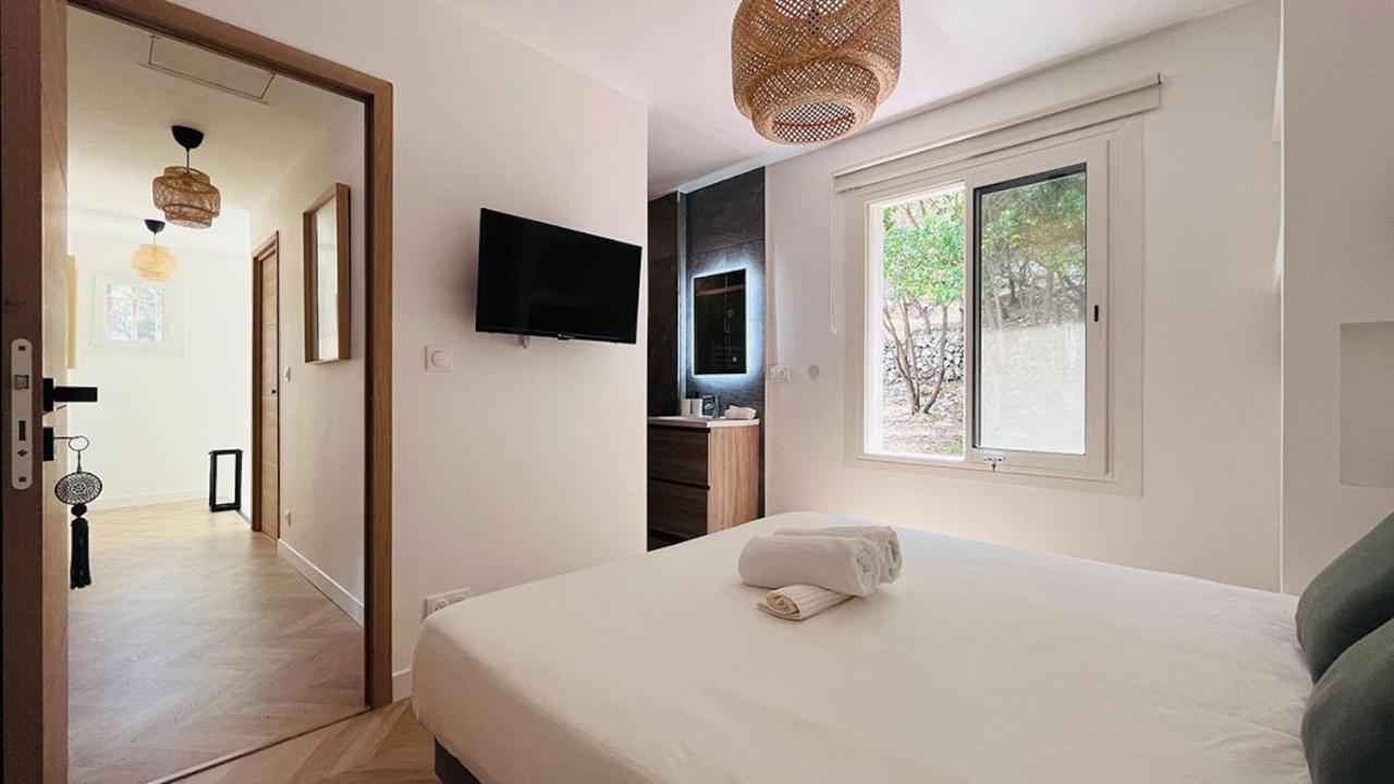 Villa Holistika : Bed And Breakfast / Pool / Air Conditioning/ Mont Faron Тулон Экстерьер фото
