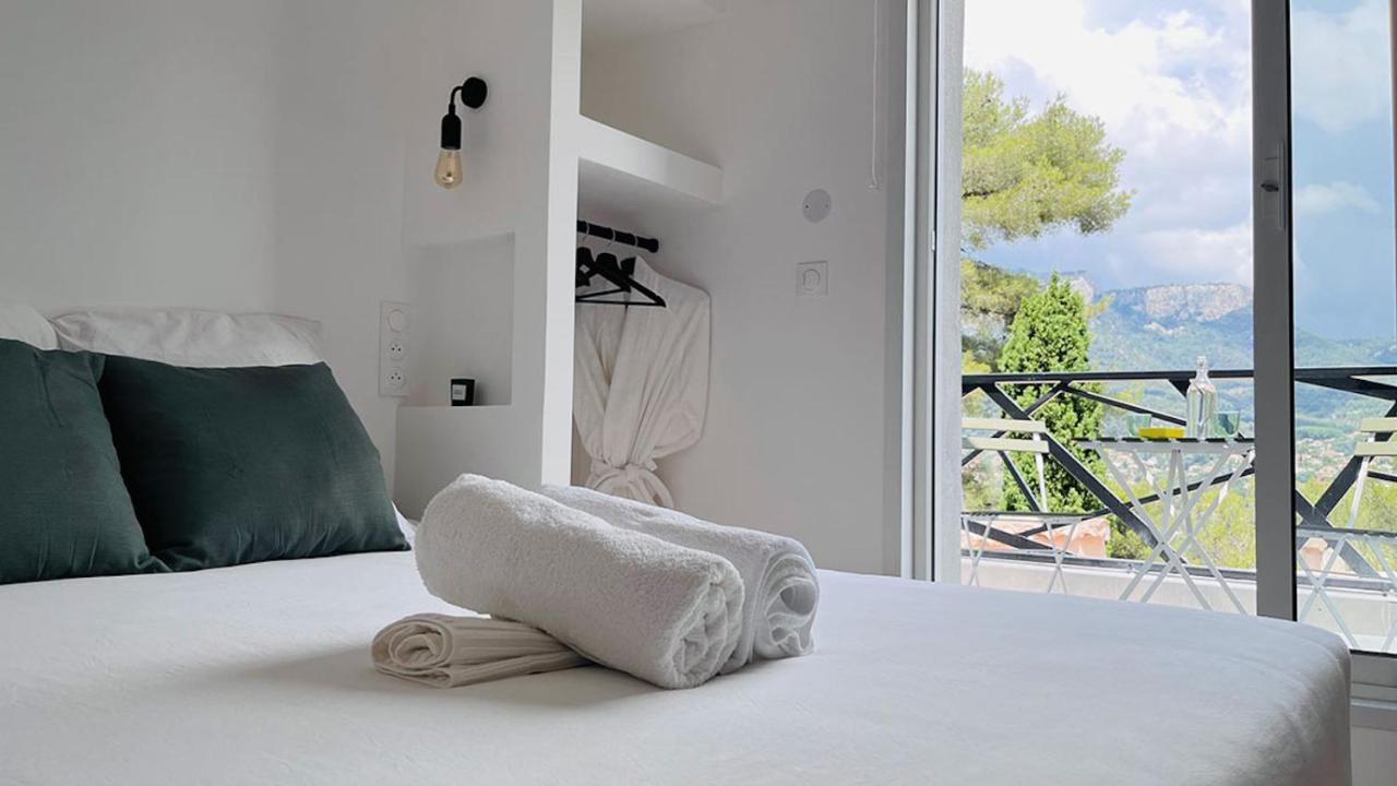 Villa Holistika : Bed And Breakfast / Pool / Air Conditioning/ Mont Faron Тулон Экстерьер фото